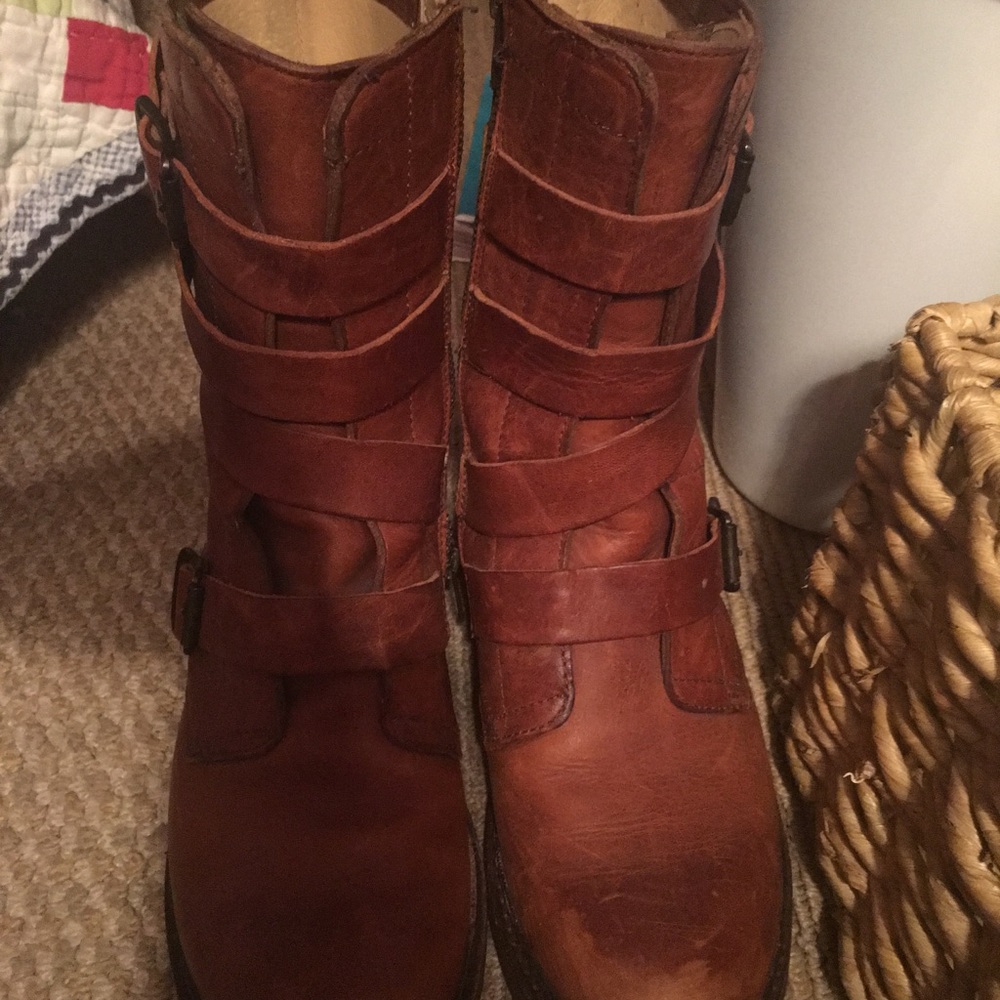 Frye Veronica Tanker Boot - Picture 4 of 7